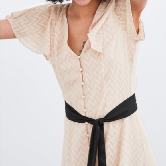 Pretty blush pink Dex  dress - Picture 3 of 16